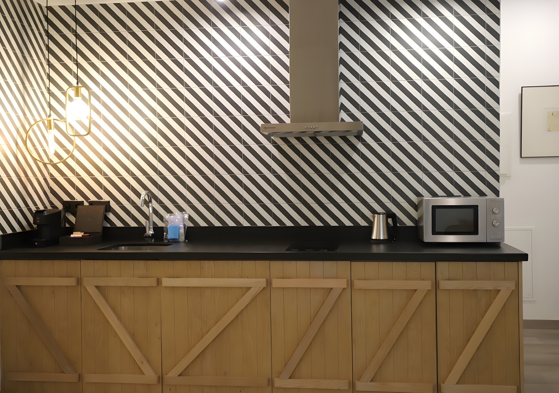 estudio para estancias medias con cocina equipada junto al mercado central de valencia