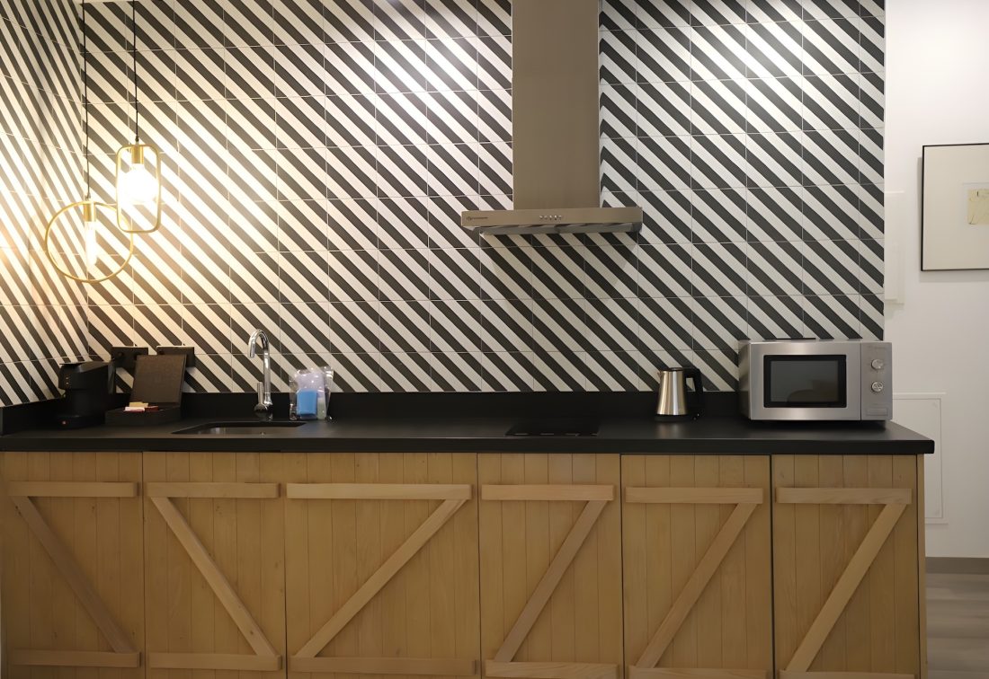 estudio para estancias medias con cocina equipada junto al mercado central de valencia